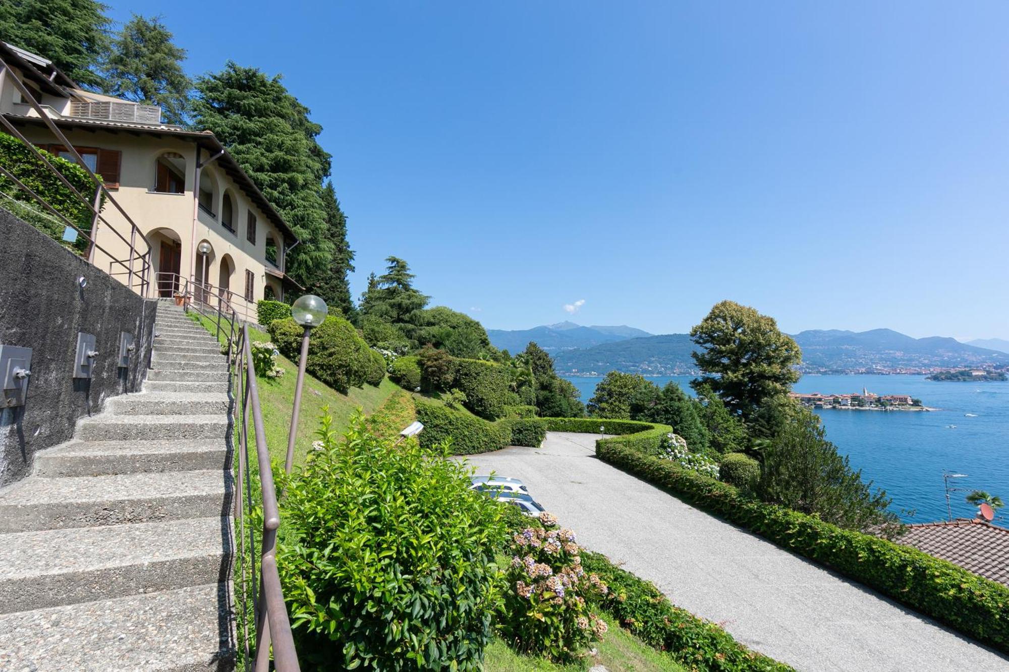 Pandora Lake View Stresa - Happy Rentals מראה חיצוני תמונה